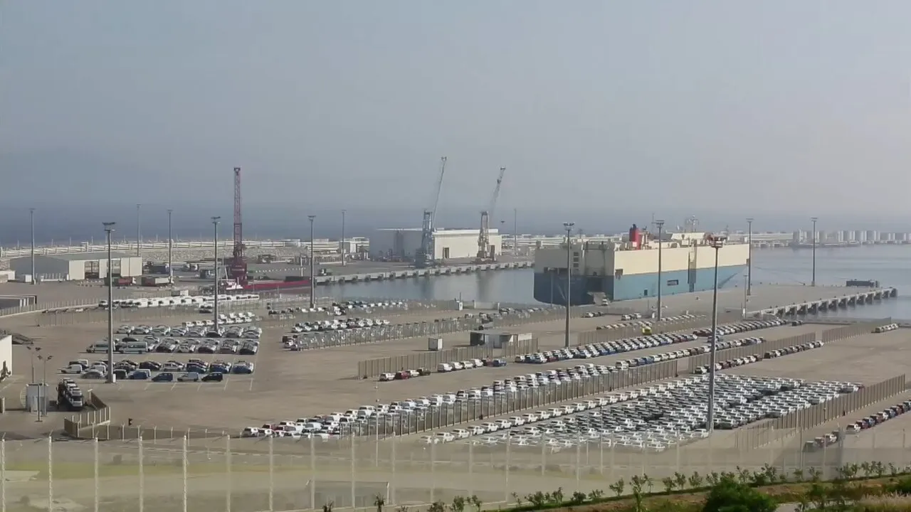 Terminal véhicules du port de Tanger Med, point d'arrivée principal au Maroc