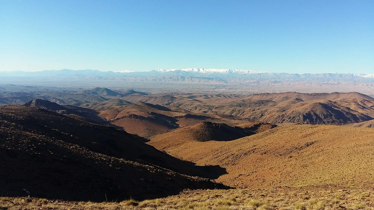 Panorama de la vallée des Roses entre Kelaat-M'Gouna et Boumalne, oasis et falaises rouges
